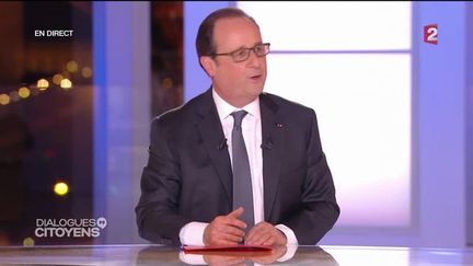 "Dialogues citoyens" : Hollande candidat à la présidentielle prendra sa décision "à la fin de l'année"