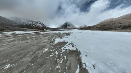 Une vue du glacier Gyaimaryangzhong, au Tibet, le 2 juin 2023 (JIGME DORJE / XINHUA)