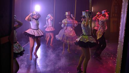 Une pantomime de Noël maintenue le 12 décembre au St Helens Theatre Royal,&nbsp;au nord-ouest de l'Angleterre.&nbsp; (OLI SCARFF / AFP)