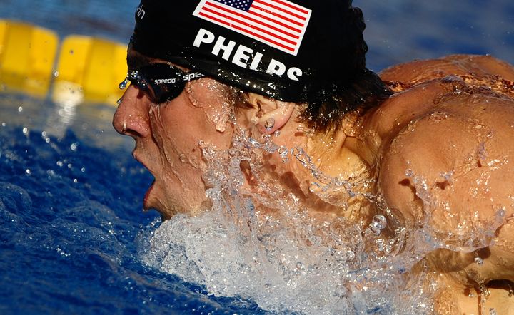 Le nageur am&eacute;ricain Michael Phelps lors de la finale du 200 m&egrave;tres papillon aux Mondiaux de natation &agrave; Rome, le 29 juillet 2009.&nbsp; (FILIPPO MONTEFORTE / AFP)