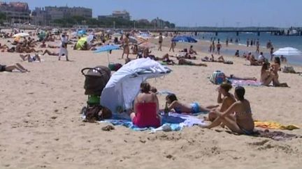 Sur une plage d'Arcachon... (francetv)