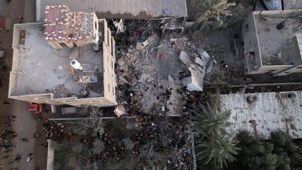 Aerial view of a building hit by a strike in Gaza, January 5, 2024. (ASHRAF AMRA / ANADOLU / AFP)