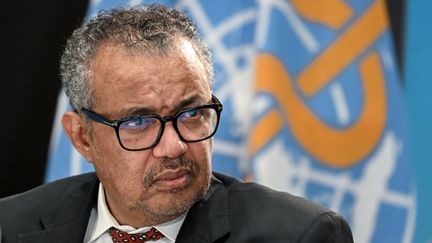 Le chef de l'Organisation mondiale de la santé, Tedros Adhanom Ghebreyesus, à Génève (Suisse), le 6 avril 2023. (FABRICE COFFRINI / AFP)