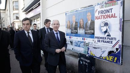 Fran&ccedil;ois Fillon en d&eacute;placement &agrave; Combs-la-Ville (Seine-et-Marne) pour la campagne des &eacute;lections d&eacute;partementales, le 5 mars 2015. (  MAXPPP)