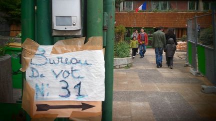 A Paris, o&ugrave; nous avons interrog&eacute; des &eacute;lecteurs, Fran&ccedil;ois Hollande est arriv&eacute; en t&ecirc;te (34,83%) devant Nicolas Sarkozy (32,19%) et Jean-Luc M&eacute;lenchon (11,09%). Marine Le Pen&nbsp;est &agrave; 6,2%. (ARIANE NICOLAS / FTVI)