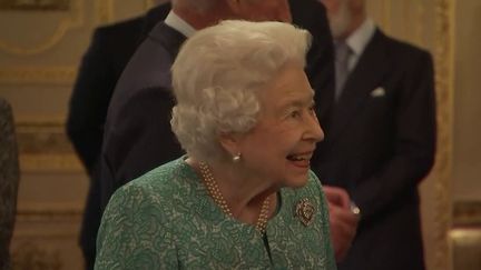 Royaume-Uni : la population s'inquiète de l'état de santé de la reine Elizabeth II