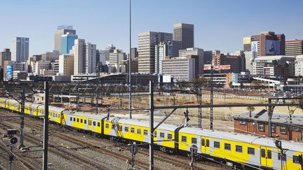 Train entrant dans la gare de Johannesburg, capitale économique de l'Afrique du Sud.  (Ian Trower/ AFP )