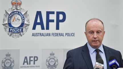 Le commissaire adjoint de la police fédérale d'Australie, Neil Gaughan, lors d'une conférence de presse à Sydney, le 17 décembre 2017. (PETER PARKS / AFP)