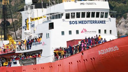 L'"Aquarius" dans le port de Salerne en Italie, le 26 mai 2017. (CARLO HERMANN / AFP)