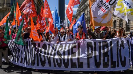 Manifestation intersyndicale du service public audiovisuel contre la suppression de la redevance à Paris, le 28 juin 2022. (JULIEN MATTIA / LE PICTORIUM / MAXPPP)