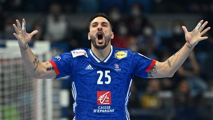 Hugo Descat lors du match entre la France et la Croatie, le 13 janvier (ATTILA KISBENEDEK / AFP)