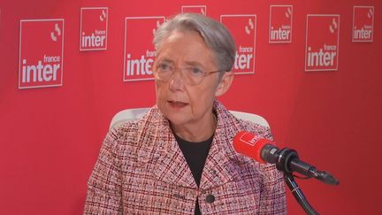 La Première ministre Elisabeth Borne sur France Inter, le 20 décembre 2023. (FRANCE INTER / RADIO FRANCE)