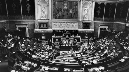 Robert Badinter, ministre de la Justice, prononce son dernier plaidoyer contre la peine de mort le 17 Septembre 1981. (LAURENT MAOUS / GAMMA-RAPHO / GETTY IMAGES)