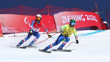 Quelle déception pour Hyacinthe Deleplace ! Au slalom du super combiné déficient visuel, le Français est malheureusement parti à la faute. Le Tricolore a laissé passer ses chances de médaille après avoir réalisé le meilleur temps du Super-G.