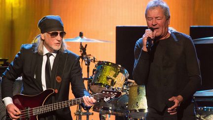 Roger Glover et Ian Gillan des Deep Purple en concert le 8 avril 2016 à New York.
 (Charles Sykes/AP/SIPA)