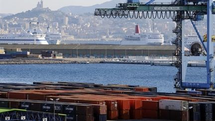 Conteneurs sur l'un des terminaux du port de Marseille (4/2/2011) (AFP / Anne-Christine Poujoulat)