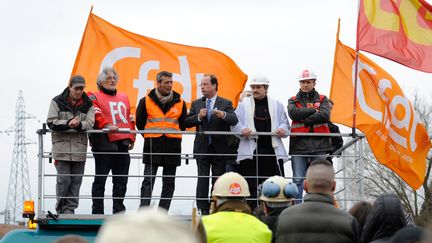 Fran&ccedil;ois Hollande, le 24 f&eacute;vrier 2012 &agrave; Florange (Moselle). (JEAN-CHRISTOPHE VERHAEGEN / AFP)