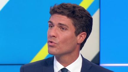 Aurélien Pradié assure que "le gouvernement navigue à vue" pendant la crise sanitaire.&nbsp; (France 3)