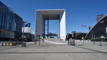 Le parvis de La Défense (Hauts-de-Seine), le 14 avril 2020. (IBO / SIPA)