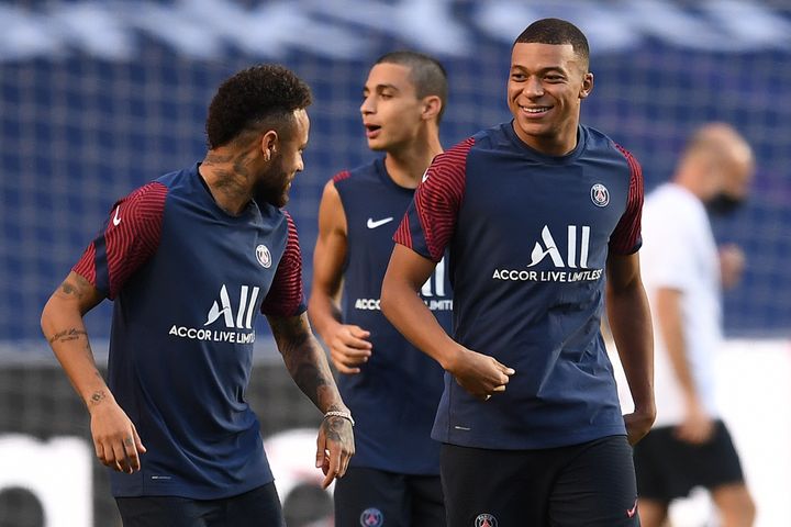 Neymar, Mbappé et Ruiz à l'entraînement, à Lisbonne (DAVID RAMOS / POOL)