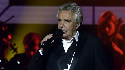 Michel Sardou sur la scène du Zénith de Saint-Étienne (octobre 2017)
 (Celik Erkul / PhotoPQR / Le Progrès / MaxPPP)