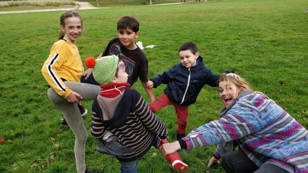 L'agence les Décliques propose des sorties à Paris inspirées de l’exemple scandinave des Forest school. L’idée : plonger les kids dans la nature tout en les sensibilisant à la protection de l’environnement. (LES DECLIQUES)