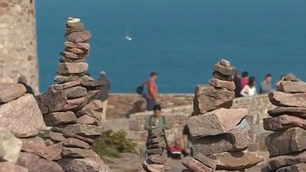 Bretagne : la folie des cairns