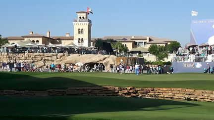 Le green du 18 sur le Jumeirah Golf Estates de Dubaï où seulement deux français ont participé à la finale de la Race To Dubaï cette année. (Fabrice Rigobert Radio France)