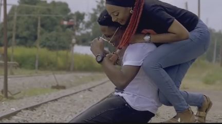 L'actrice Rahama Sadau dans le clip "I love you" du rappeur Classiq. (YOUTUBE)