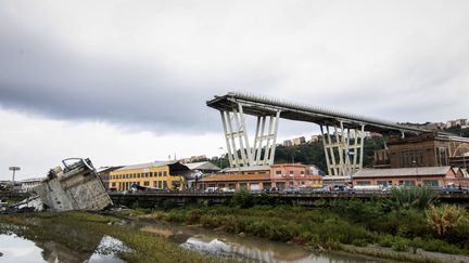 Effondrement d'un viaduc à Gênes : les premières hypothèses