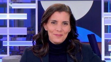 Le JT du 23h du vendredi 3 mars 2023 présenté par Sorya Khaldoun sur franceinfo est consultable en ligne en replay pour voir et revoir ce journal télévisé qui décrypte l'actualité. Retrouvez les dernières infos de la semaine, les grands reportages, l'Eurozapping, les interviews et les explications de la rédaction sur toute l’actualité nationale et internationale. (FRANCEINFO)