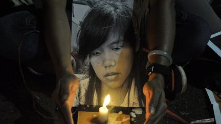 Jakarta (Indonésie), 27 avril 2015. Veillée à la chandelle, devant le palais présidentiel indonésien, pour tenter de sauver Mary Jane Veloso.  (CITIZENSIDE/DANI DANIAR)