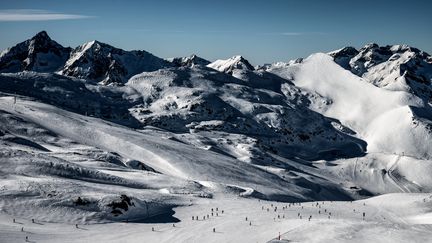 Le domaine des Deux Alpes, le 3 janvier 2019, en Isère. (JEFF PACHOUD / AFP)