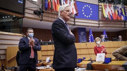 Michel Barner, le négociateur en chef de l'UE pour le Brexit, lors du débat sur l'accord commercial avec le Royaume-Uni au Parlement européen, le 27 avril 2021. (OLIVIER HOSLET / AFP)