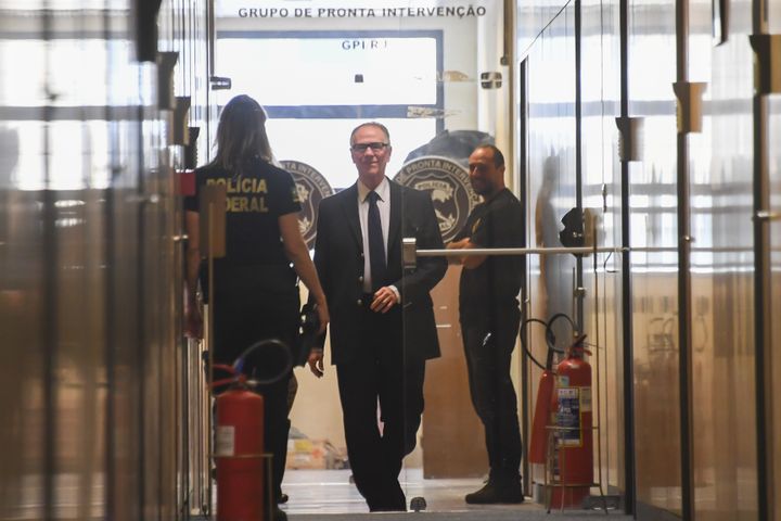 Carlos Nuzman dans les locaux de la police fédérale de Rio de Janeiro (Brésil), le 5 septembre 2017. (APU GOMES / AFP)