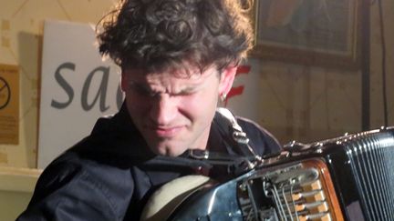 Vincent Peirani, lauréat du Prix Django Reinhard de l'Académie du Jazz, le 14 janvier 2014 à Paris
 (Annie Yanbékian)