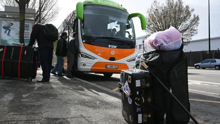 Un débart de bus à Nantes (illustration). (FRANCK DUBRAY / MAXPPP)