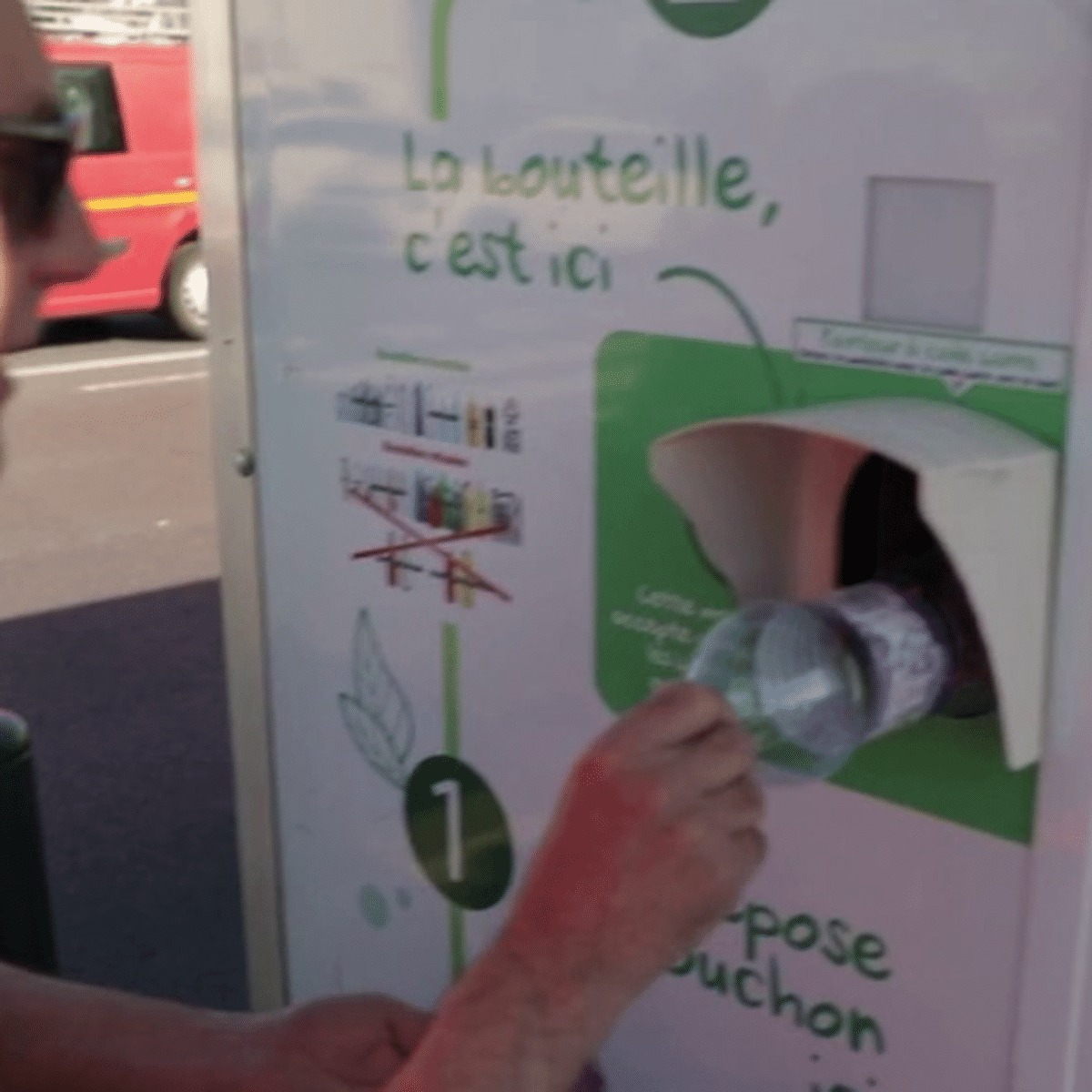 Environnement : pourquoi les maires s'opposent-ils au projet de consigne  pour bouteilles en plastique ?