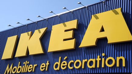 Il s'agit du directeur du magasin, du responsable administratif et financier ainsi que de la directrice des ressources humaines. (PASCAL GUYOT / AFP)