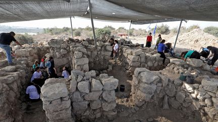 Les&nbsp;décombres d'une ancienne structure fortifiée grecque datant d'environ 2 100 ans "détruite" lors de la révolte des Maccabées.&nbsp;
 (GIL COHEN-MAGEN / AFP)