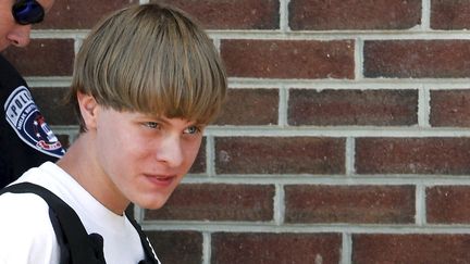 Dylann Roof a &eacute;t&eacute; interpell&eacute;, le 18 juin 2015, &agrave; Shelby (Caroline du Nord), pour la tuerie dans une &eacute;glise de Charleston.&nbsp; (JASON MICZEK / REUTERS )