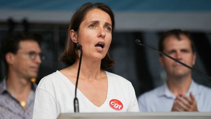 La patronne de la CGT Sophie Binet lors d'un rassemblement contre l'extrême droite place de la République à Paris, le 27 juin 2024. (ZAKARIA ABDELKAFI / AFP)