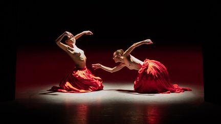 Alice Renavand et Laëtitia Pujol dans Bella Figura
 (Ann Ray / Opéra national de Paris)