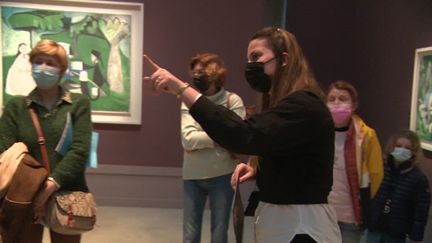 Une quarantaine d'étudiants prenne le contrôle du Louvre-Lens en organisant, pendant trois weekends du mois de janvier, des animations, visites et performances.&nbsp; (S. Gurak / France Télévisions)