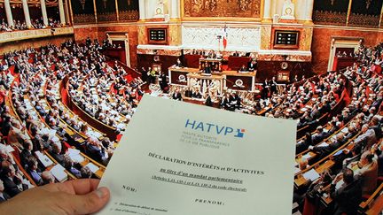 Un formulaire de la HAVP (Haute Autorité pour la transparence de la vie publique), à remplir par les parlementaires afin de dévoiler leur déclaration d'intérêts et activités.&nbsp; (JEAN FRANCOIS FREY / MAXPPP)