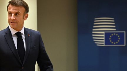 Emmanuel Macron arrives for a European Council round table at the European headquarters in Brussels, December 14, 2023. (MIGUEL MEDINA / AFP)