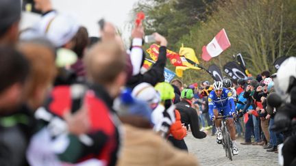 Philippe Gilbert, lors du Paris-Roubais entre Compiègne et Roubaix, le 14 avril 2019. (STEPHANE MANTEY / POOL)