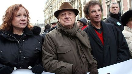 L'actrice Eva Darlan, l'homme d'affaires Pierre Bergé et Jack Lang, directeur de l'IMA manifestent pour le mariage pour tous le 27 janvier 2013
 (THOMAS SAMSON / AFP)