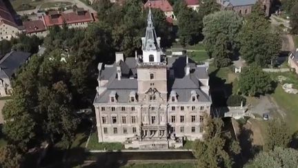 Le palais Hochberg, en Pologne. (CAPTURE D'ÉCRAN FRANCE 3)