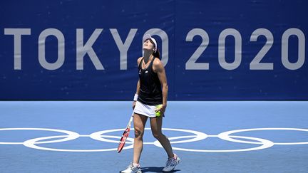 La Française Alizée Cornet aux Jeux olympiques de Tokyo, le 25 juillet 2021. (CROSNIER JULIEN / KMSP / AFP)